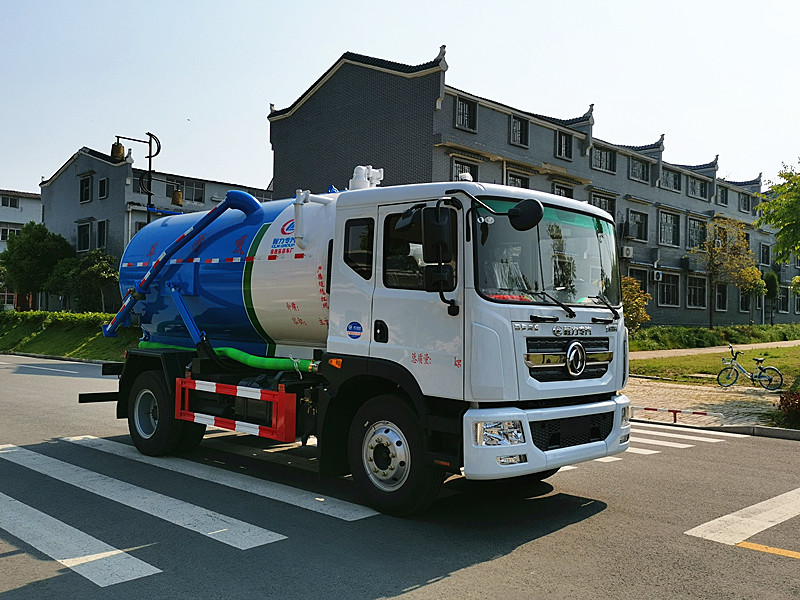 东风12方吸污车
